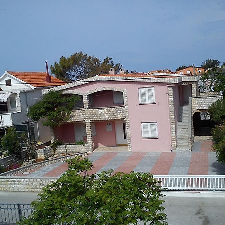 Apartmani Mira Vir Exterior foto