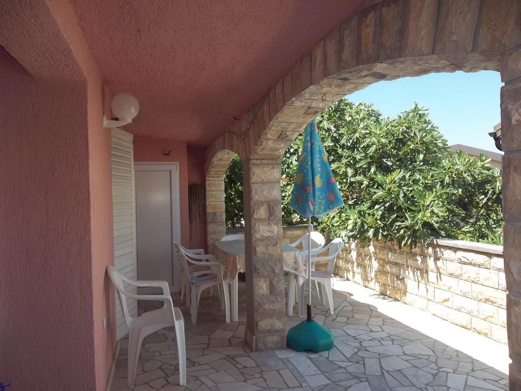 Apartmani Mira Vir Exterior foto