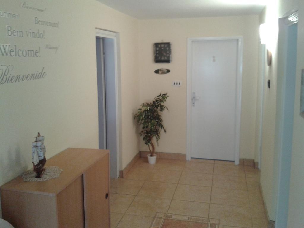 Apartmani Mira Vir Exterior foto